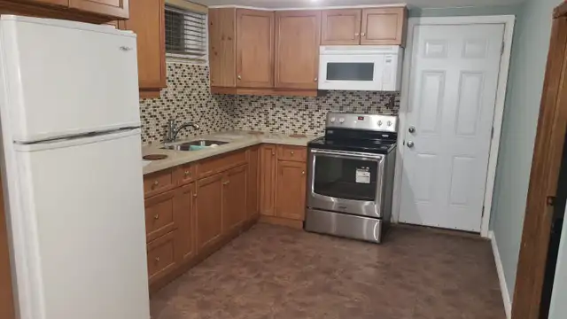 2 Bedrooms Basement Apartment - Photo 2