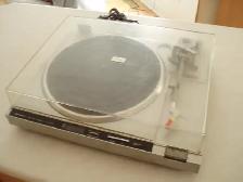 SONY TURNTABLE  ( HIGH QUALITY )  EXCELLENT CONDITION