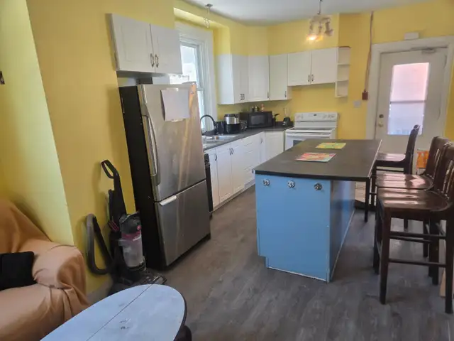 RENT FREE! No Credit  or Employment  check!  Furnished room, TV - Photo 7