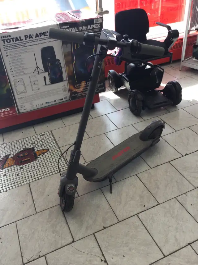 trottinette électrique Faster - Photo 2