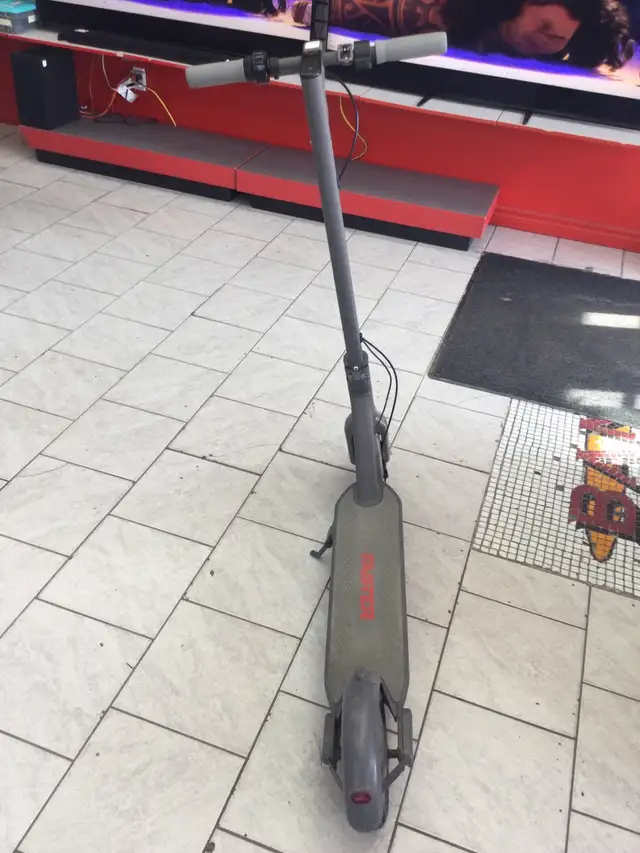 trottinette électrique Faster - Photo 3