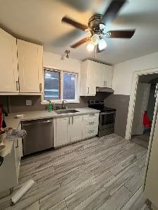 ROOM FOR RENT MIDTOWN TORONTO AVAILABLE IMMEDIATELLY