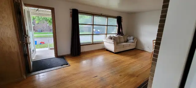 4 bedroom 2 bath house near University available to rent - Photo 2