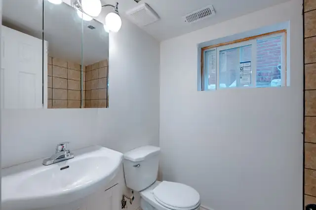 Lower 2b1b unit available for lease near central Windsor - Photo 8