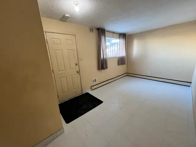 one bedroom unit in 4plxe