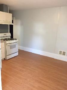 2 bedroom apartment available April 1st - Photo 3