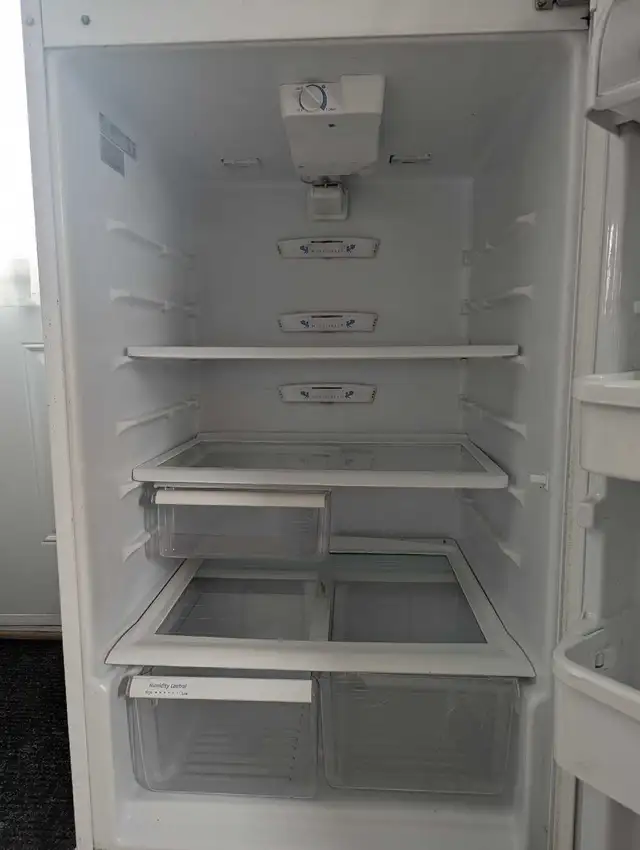 Fridge/Inglis - Photo 2