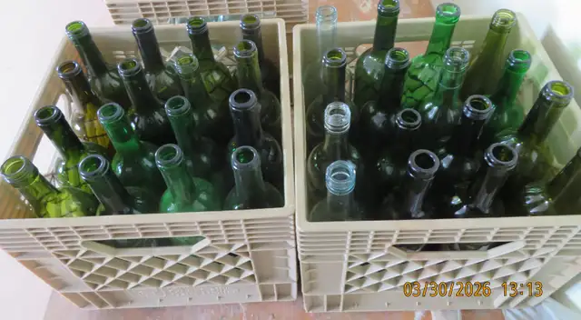 WINE BOTTLE- NO LABELS - Photo 2