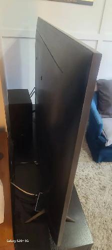 65 Inch Samsung Smart TV, model UHD CU7000, LIKE NEW! - Photo 9