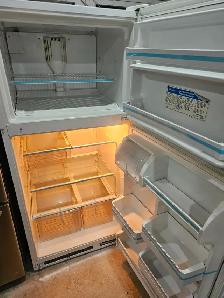 Whirlpool 30' White Top Freezer Bottom Fridge Refrigerator - Photo 3