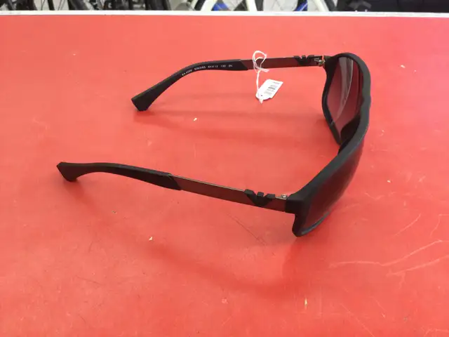 lunette de soleil Emporio Armani - Photo 2
