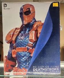 DC Collectibles Deathstroke Numbered Limited Edition Statue
