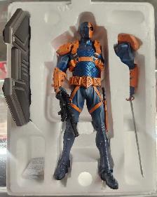 DC Collectibles Deathstroke Numbered Limited Edition Statue - Photo 2