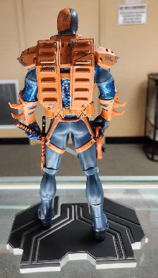 DC Collectibles Deathstroke Numbered Limited Edition Statue - Photo 4