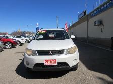 2009 Mitsubishi Outlander ES - Photo 2