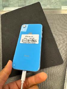Unlocked Apple Iphone XR with 1 year warranty - Photo 2