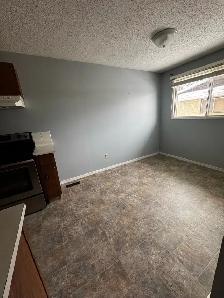 3bedroom upper/lower 4plex unit in Glendale - Photo 9