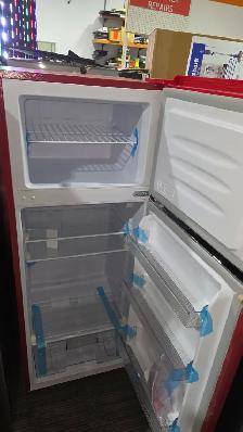 FRIGIDAIRE 7.2CUFT UPRIGHT REFRIGERATOR RED COLOR - Photo 2