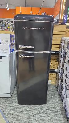 FRIGIDAIRE 7.5 CUFT BLACK REFRIGERATOR