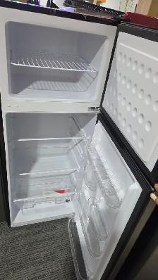 FRIGIDAIRE 7.5 CUFT STAINLESS STEELE RETRO LOOK REFRIGERATOR - Photo 2