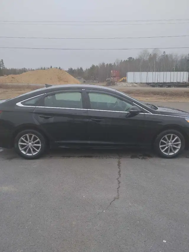 2018 Hyundai Sonata - Photo 2
