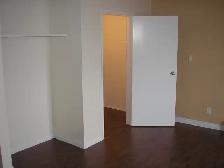 Bachelor Suite in Haywood Court in South Patterson Avail Apr 1st - Photo 3