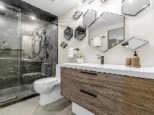 Amazing 3 Bedroom Townhouse - Queen West - Photo 6