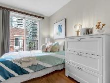 Amazing 3 Bedroom Townhouse - Queen West - Photo 8