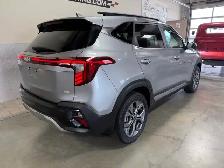 2024 Kia Seltos EX / AWD / Low K / Warranty / Fully Appointed - Photo 3