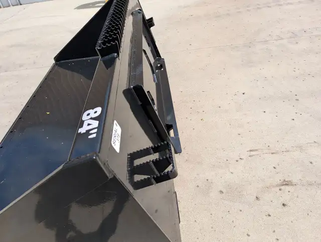 Heavy Duty 84" Skid Steer Snow Bucket for Sale - Photo 2