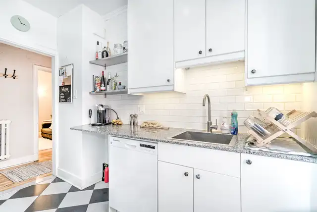 Furnished 2BR Summer Apartment – 5 Min Walk to McGill | May–Aug - Photo 2