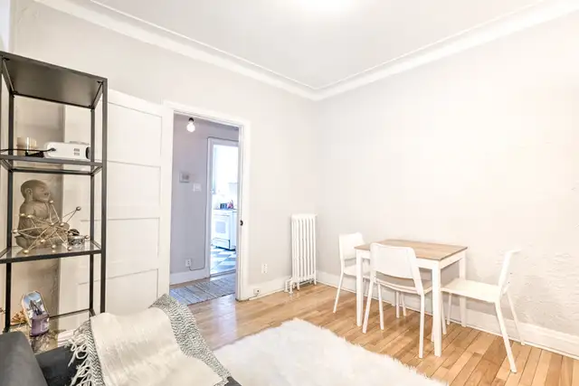 Furnished 2BR Summer Apartment – 5 Min Walk to McGill | May–Aug - Photo 4