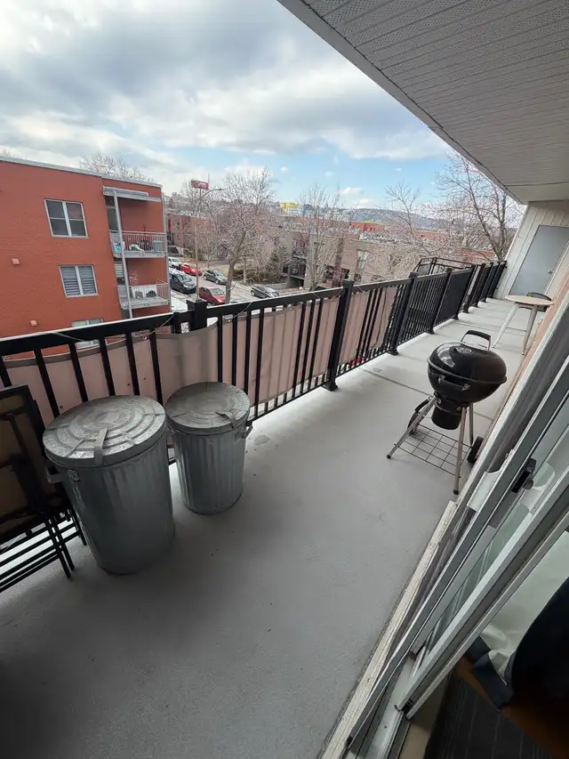 Large 5 1/2 apartment - Sud-Ouest - Photo 10