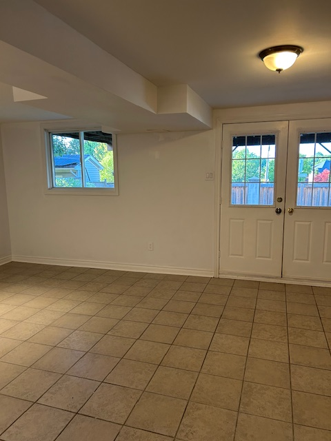 1 Bed Basement Apartment - Available May 1st - Photo 5