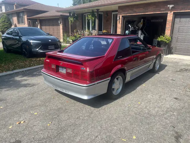 1988 Ford Mustang GT - Photo 2
