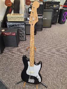 Squire Bronco Bass - Black