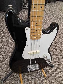 Squire Bronco Bass - Black - Photo 3