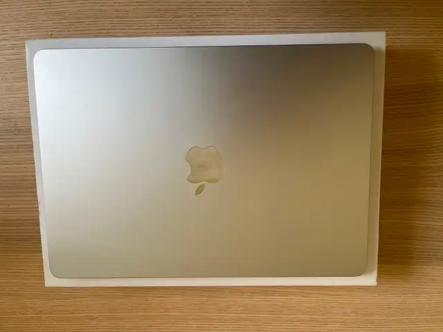 13' MacBook Air - 1TB SSM   16GB RAM - perfect condition - Photo 2