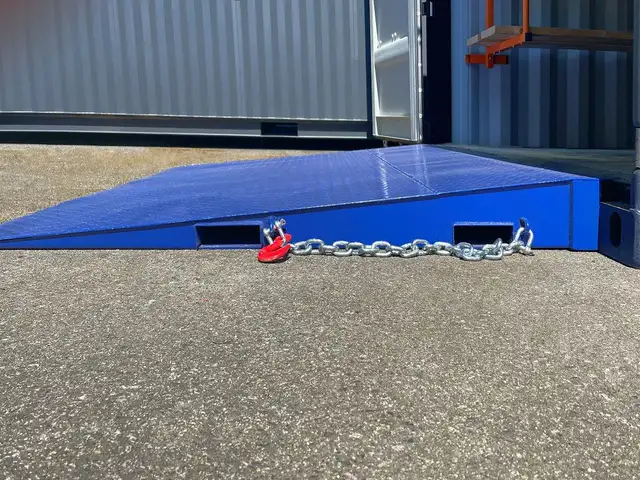 Heavy Duty Steel Ramp for Containers - Photo 2