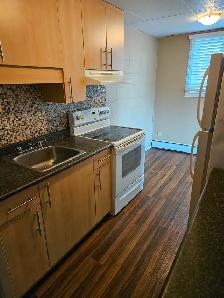 One bedroom apartment 3038 Arlington Avenue - Photo 2