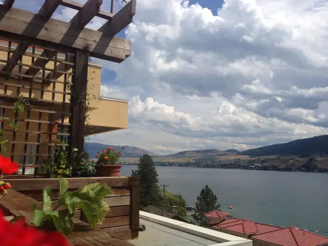 One Bedroom Lakeview suite for rent - Photo 7