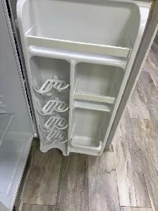 Danby 3.2 Cubic Feet Compact White Fridge - Photo 4