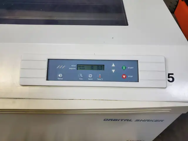 Thermo Fisher Forma 435 Incubated Floor Orbital Shaker - Photo 3