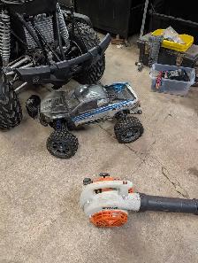 Traxxs XMax 8s