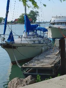 BAYFIELD  32  SAILBOAT  $ 15,500 - Photo 2