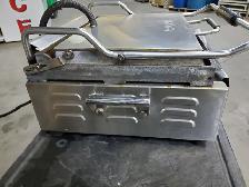 Waring Wpg250 Commercial Panini Express Grooved Plates 120v - Photo 4