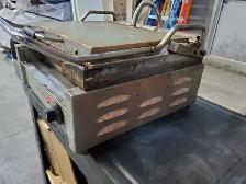 Eurodib Panini Sandwich Grill SFE02345-120 - Photo 4