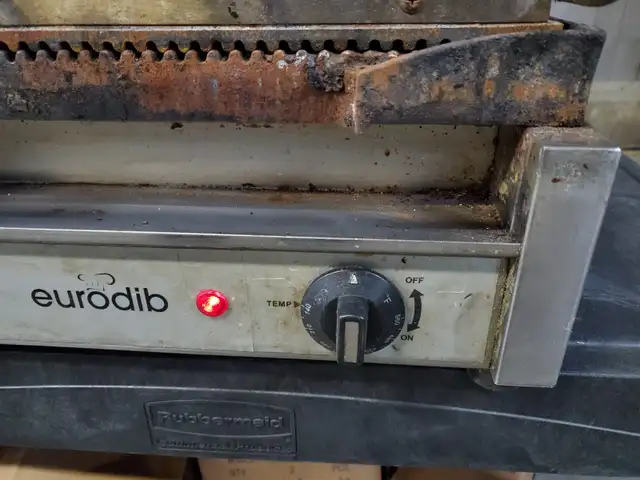Eurodib Panini Sandwich Grill SFE02345-120 - Photo 5