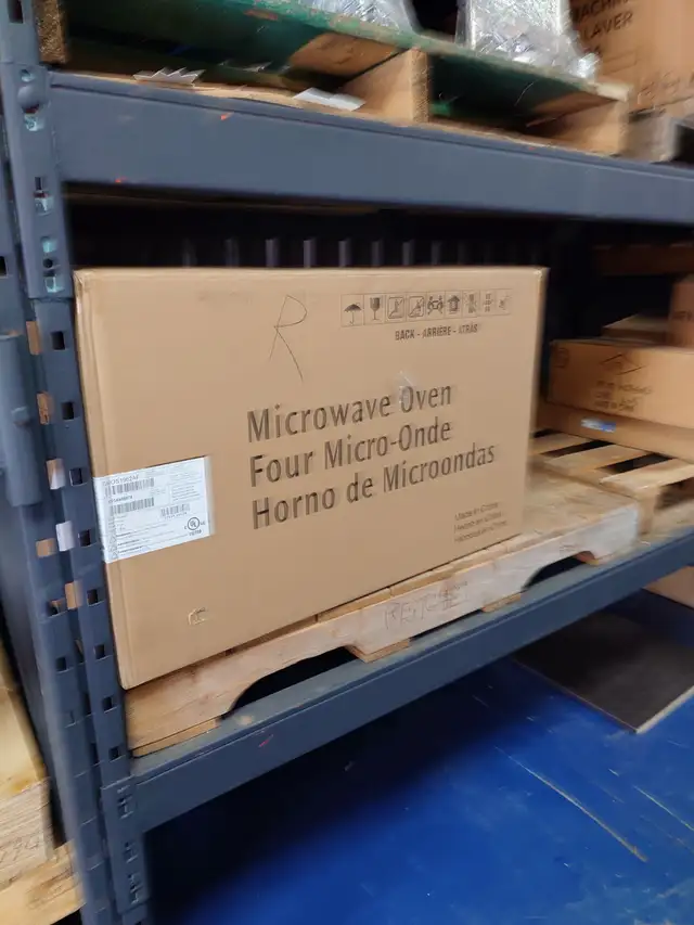 Frigidaire Gallery '30' Stainless Steel Over the Range Microwave - Photo 5