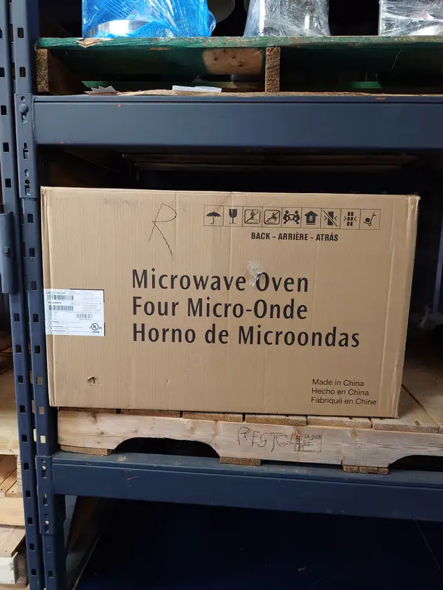 Frigidaire Gallery '30' Stainless Steel Over the Range Microwave - Photo 7